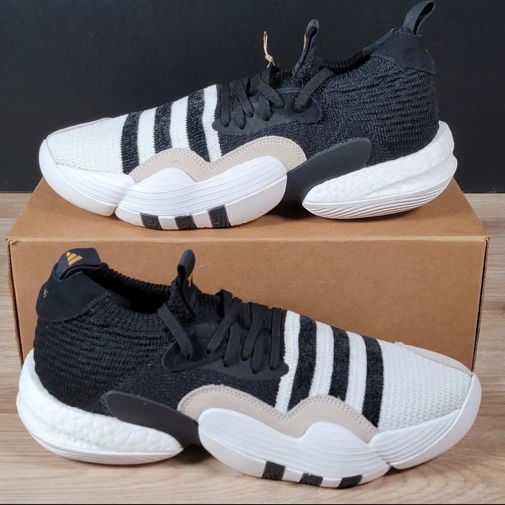 NWT adidas Trae Young 2 Basketball shoes size 11 mens NBA sneakers